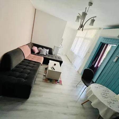 Midtown Apartment
